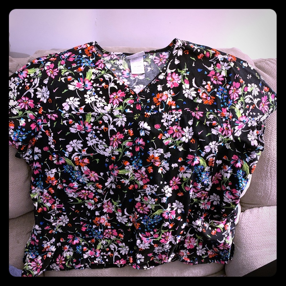 Scrubstar floral scrub top